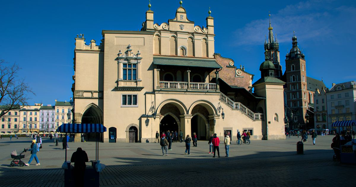 Polonya Konsolosluğu - Krakow Pazar Meydanı